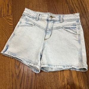 Universal Thread 90s Y2K Light Wash High Rise Midi Shorts Women Size 26